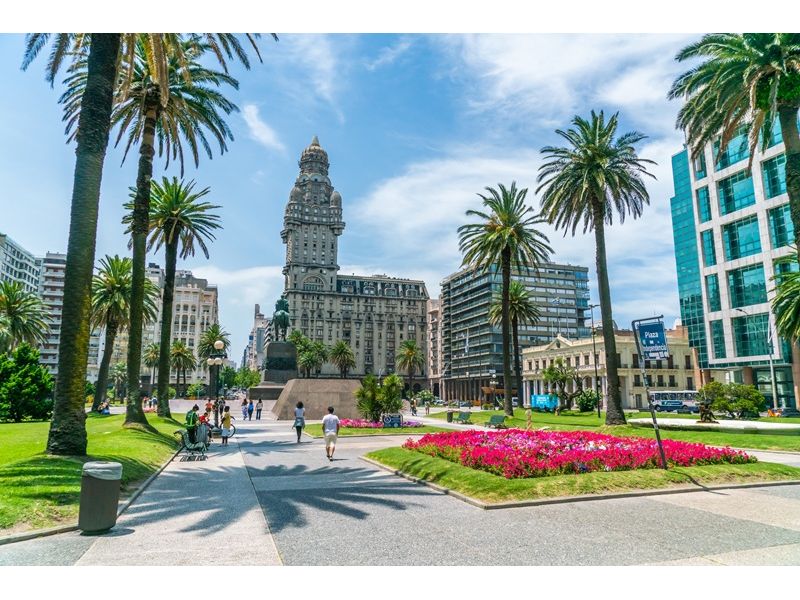 Uruguai: Montevideo, Punta del Este, Colonia del Sacramento, Piriápolis, Fortaleza de Santa Teresa e Chuí