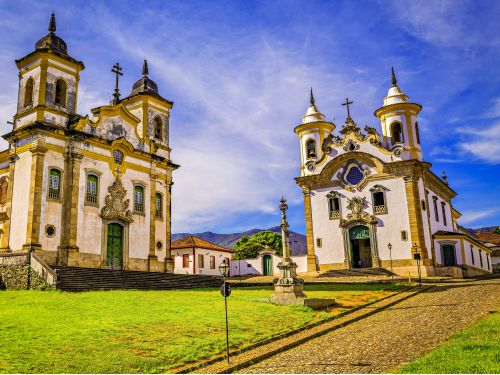 Minas Histórica, Inhotim e as Grutas Mineiras